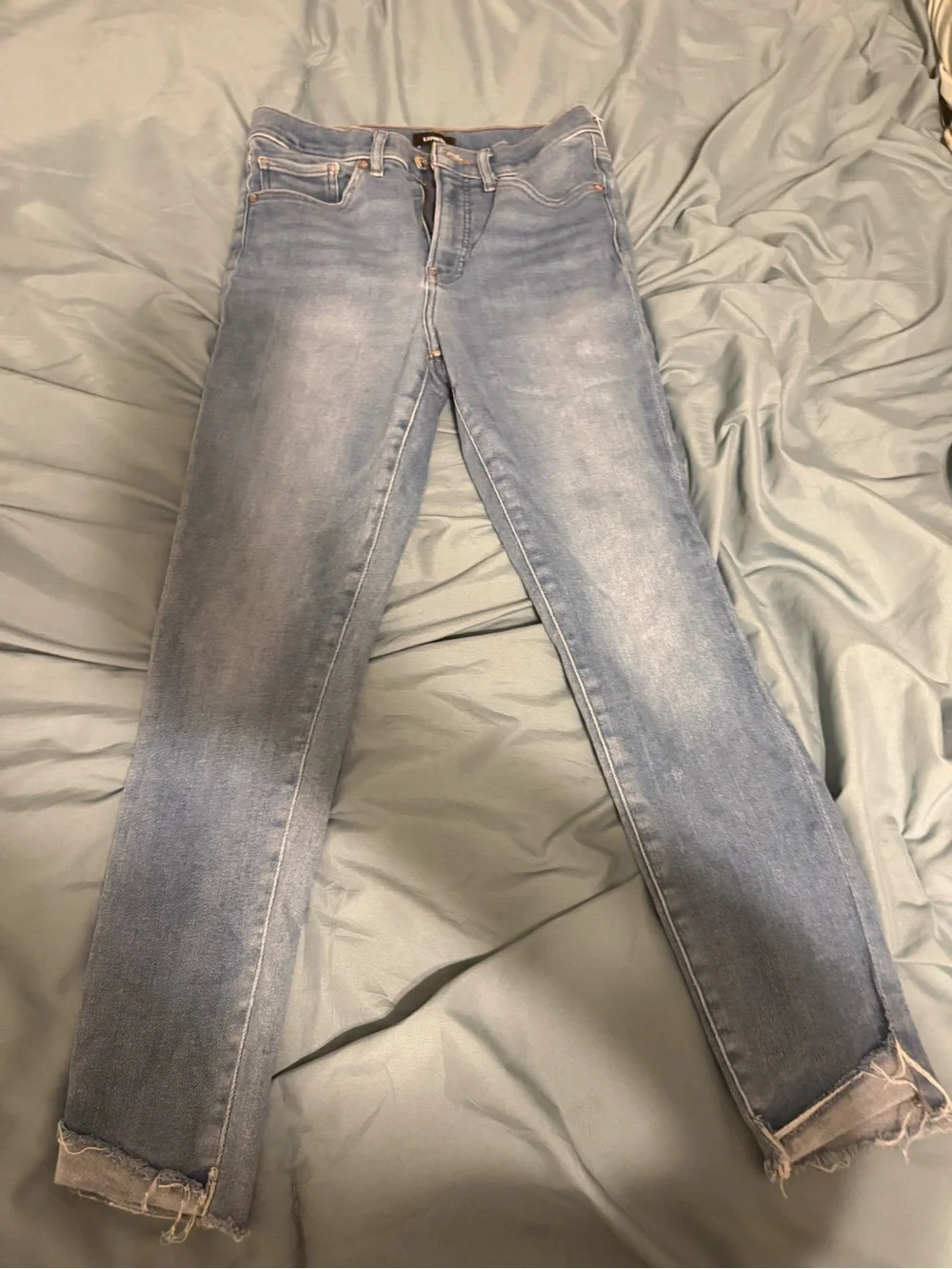 Express Light Wash Cropped Ankle Jeans